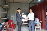 Công đoàn Tổng công ty cổ phần xây dựng công nghiệp Việt Nam và Công đoàn Công ty cổ phần xây lắp và sản xuất công nghiệp thăm và tặng quà CBCNV người lao động